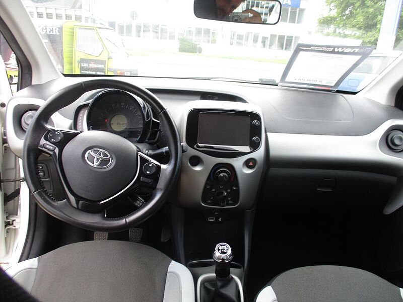 Toyota Aygo x-play touch